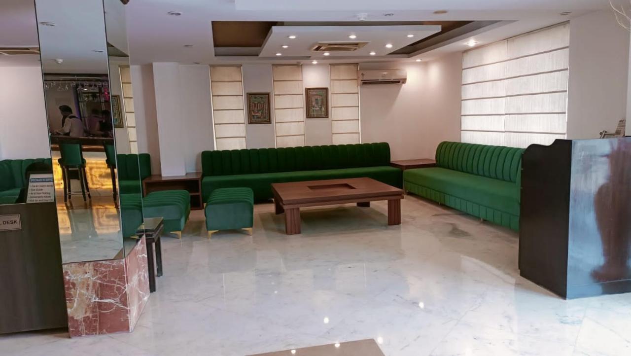 Hotel Surasena Regal Vista Agra à Agra  Extérieur photo