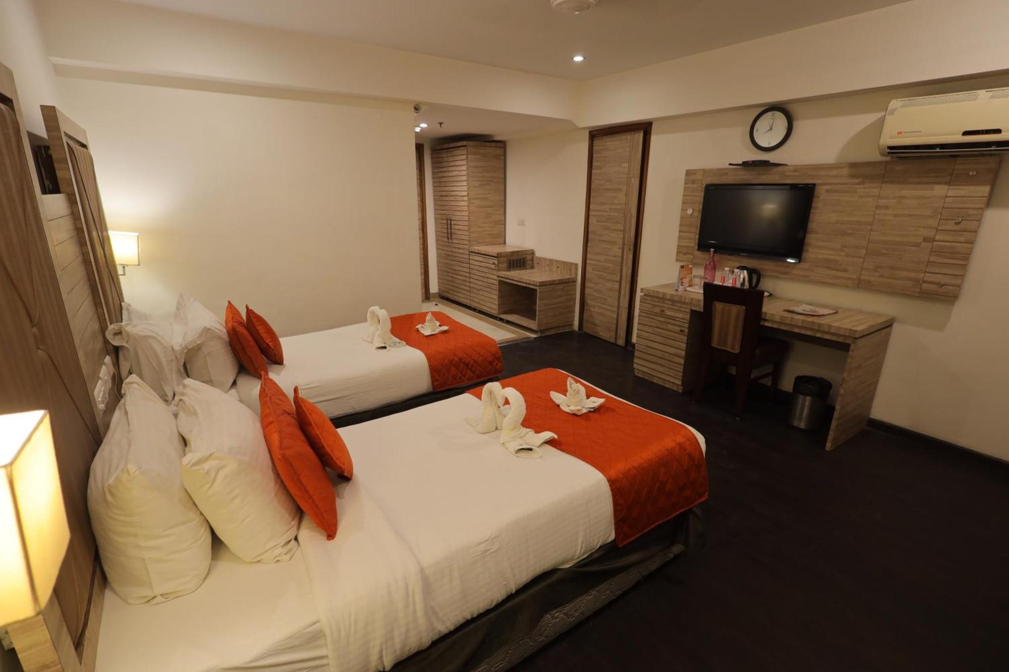 Hotel Surasena Regal Vista Agra à Agra  Extérieur photo