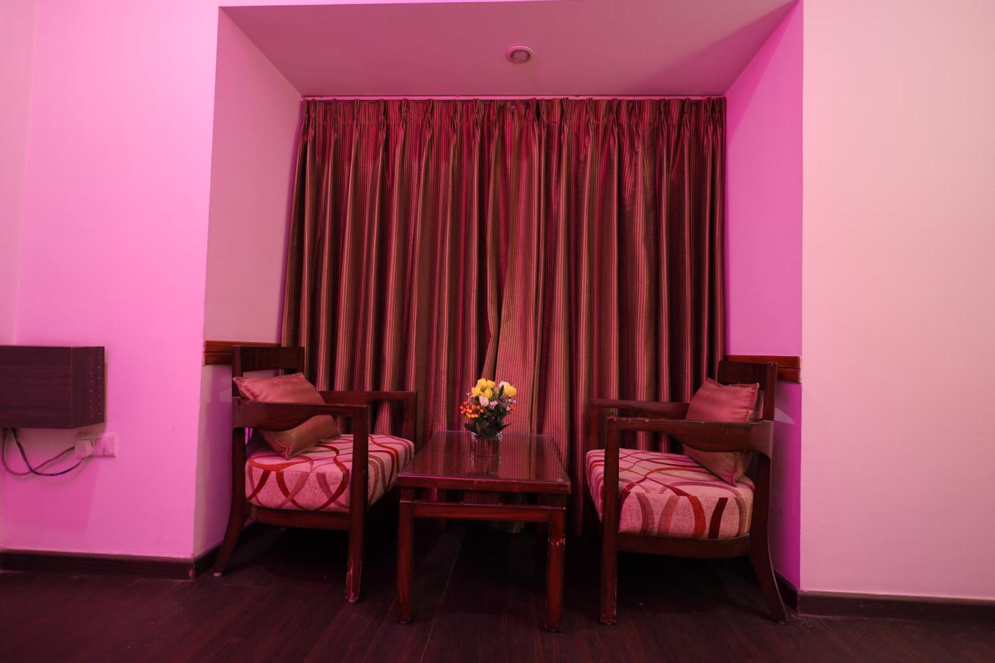 Hotel Surasena Regal Vista Agra à Agra  Extérieur photo