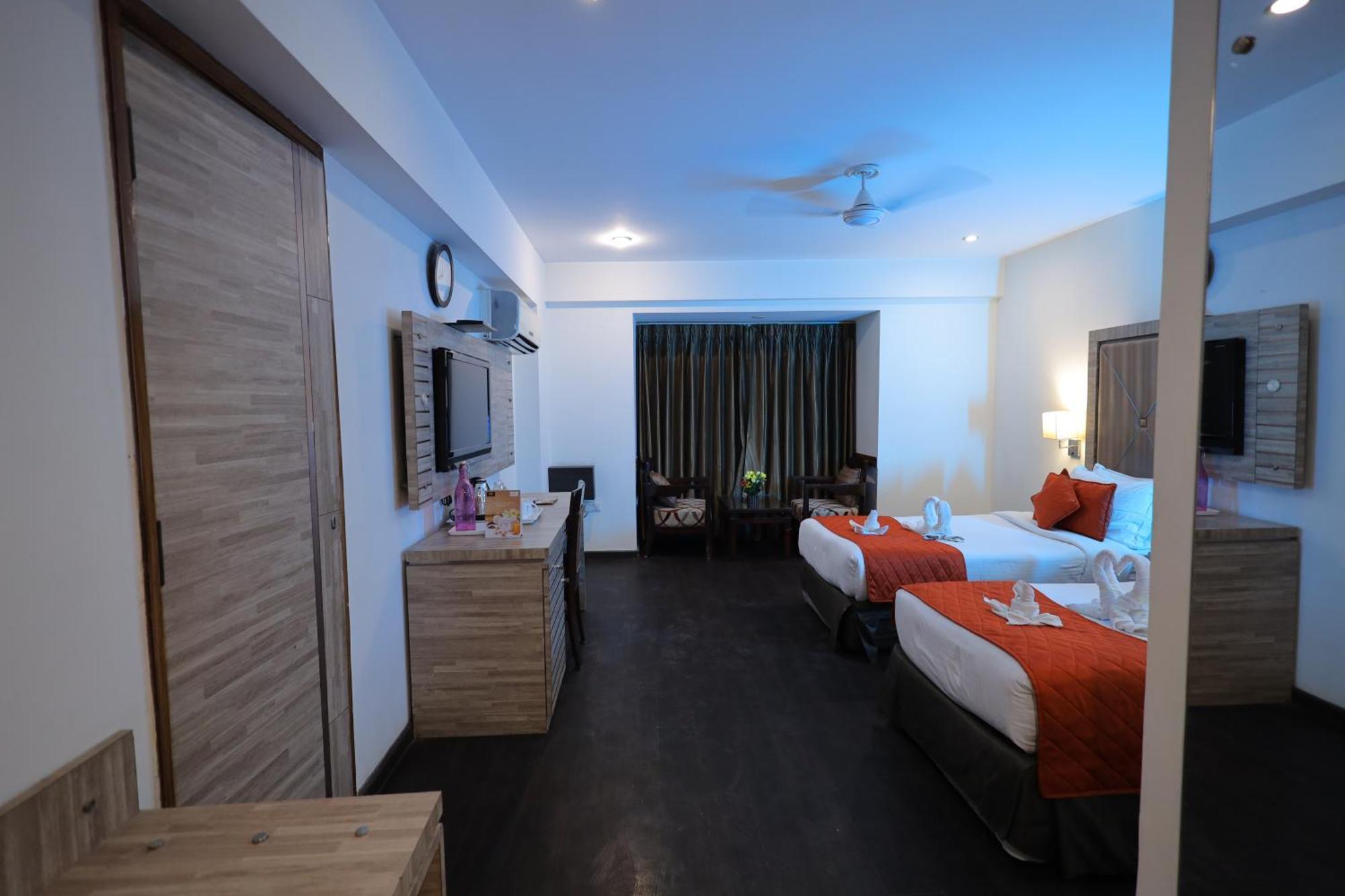 Hotel Surasena Regal Vista Agra à Agra  Extérieur photo