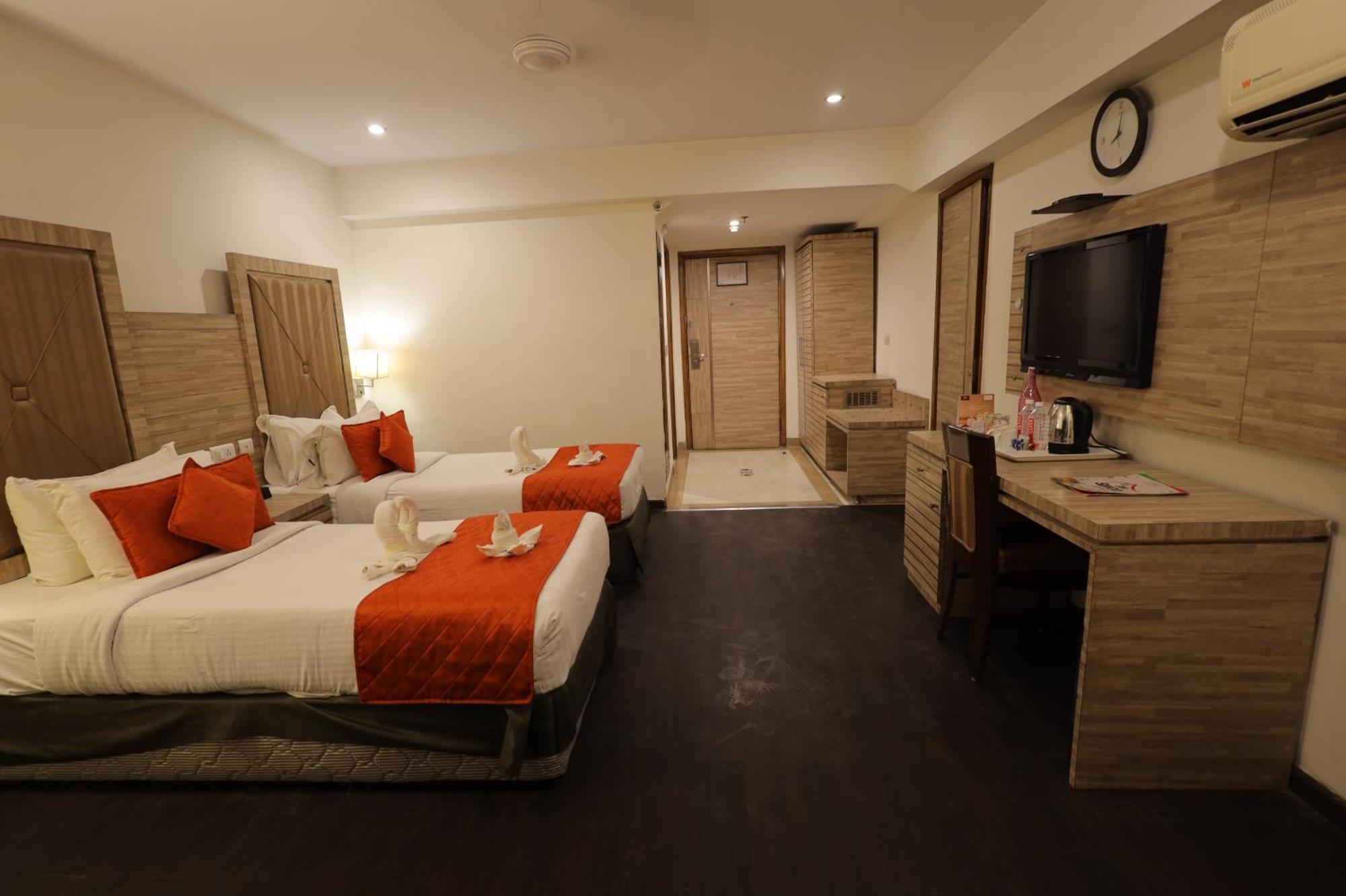 Hotel Surasena Regal Vista Agra à Agra  Extérieur photo
