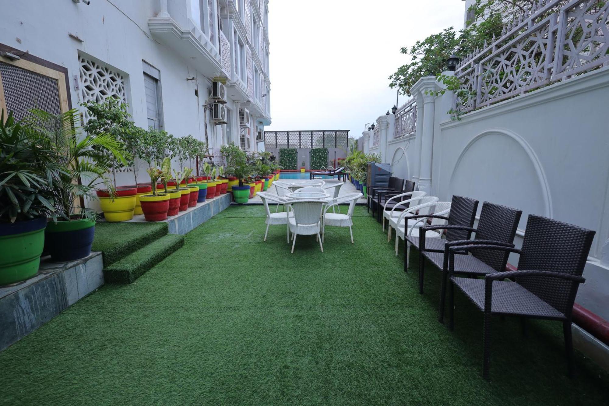 Hotel Surasena Regal Vista Agra à Agra  Extérieur photo