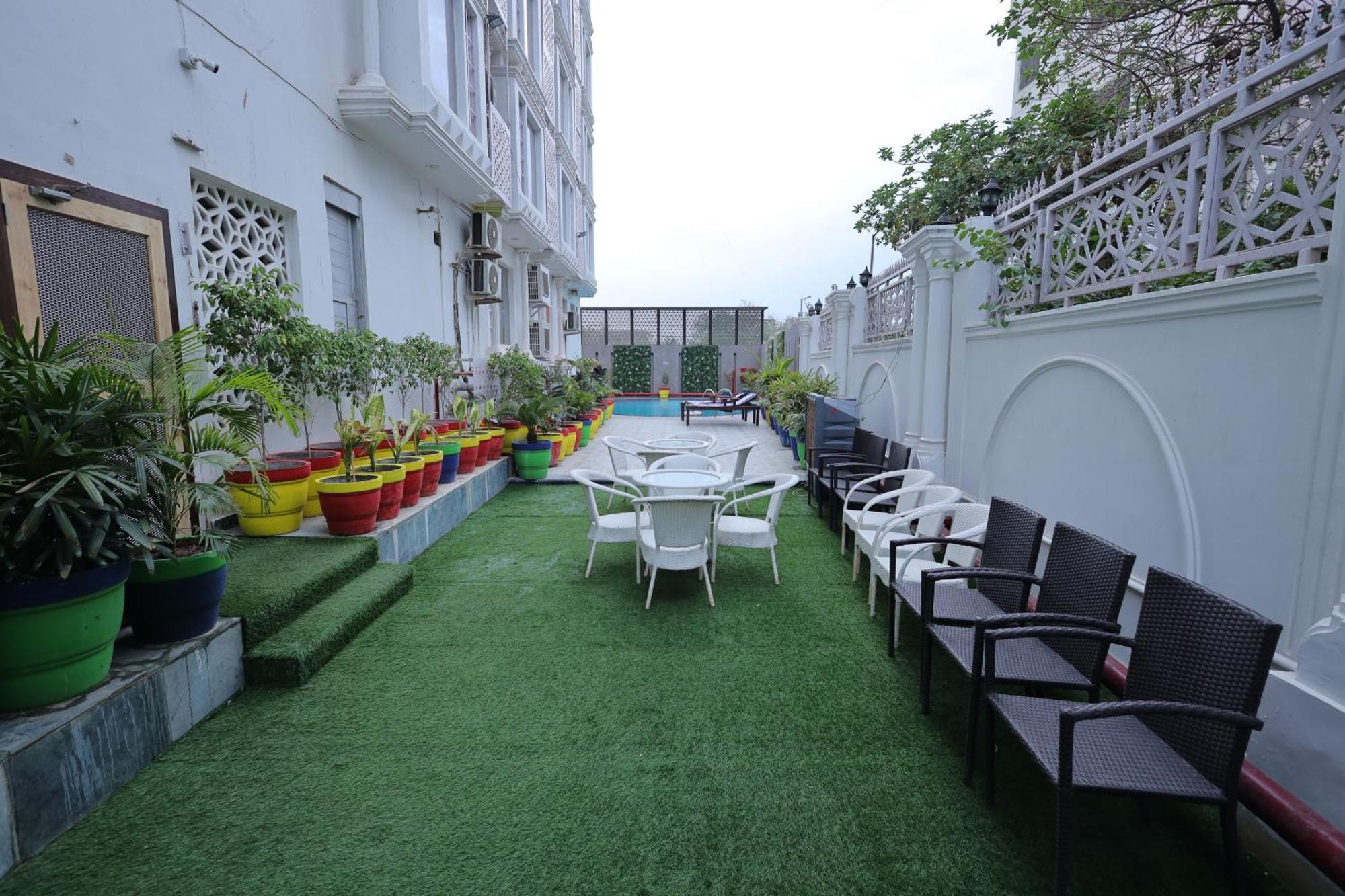 Hotel Surasena Regal Vista Agra à Agra  Extérieur photo