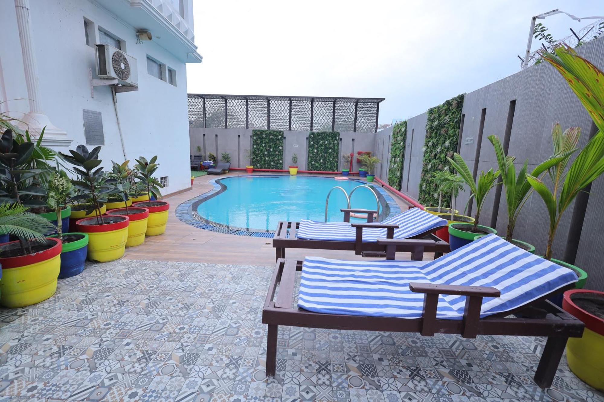Hotel Surasena Regal Vista Agra à Agra  Extérieur photo