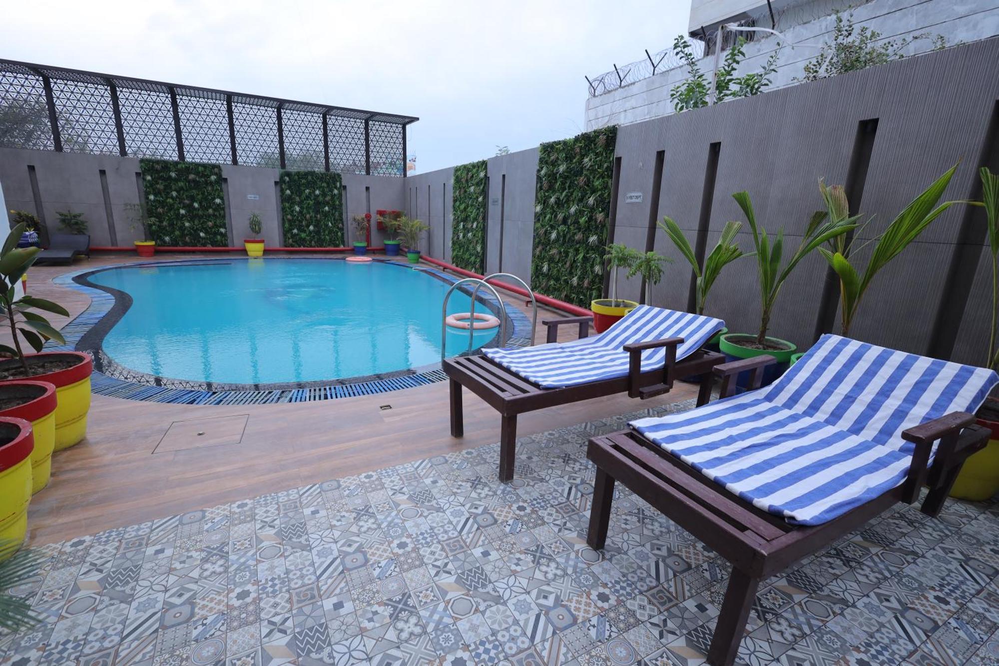 Hotel Surasena Regal Vista Agra à Agra  Extérieur photo