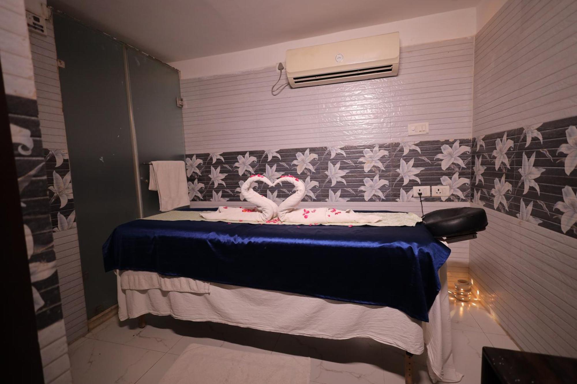 Hotel Surasena Regal Vista Agra à Agra  Extérieur photo