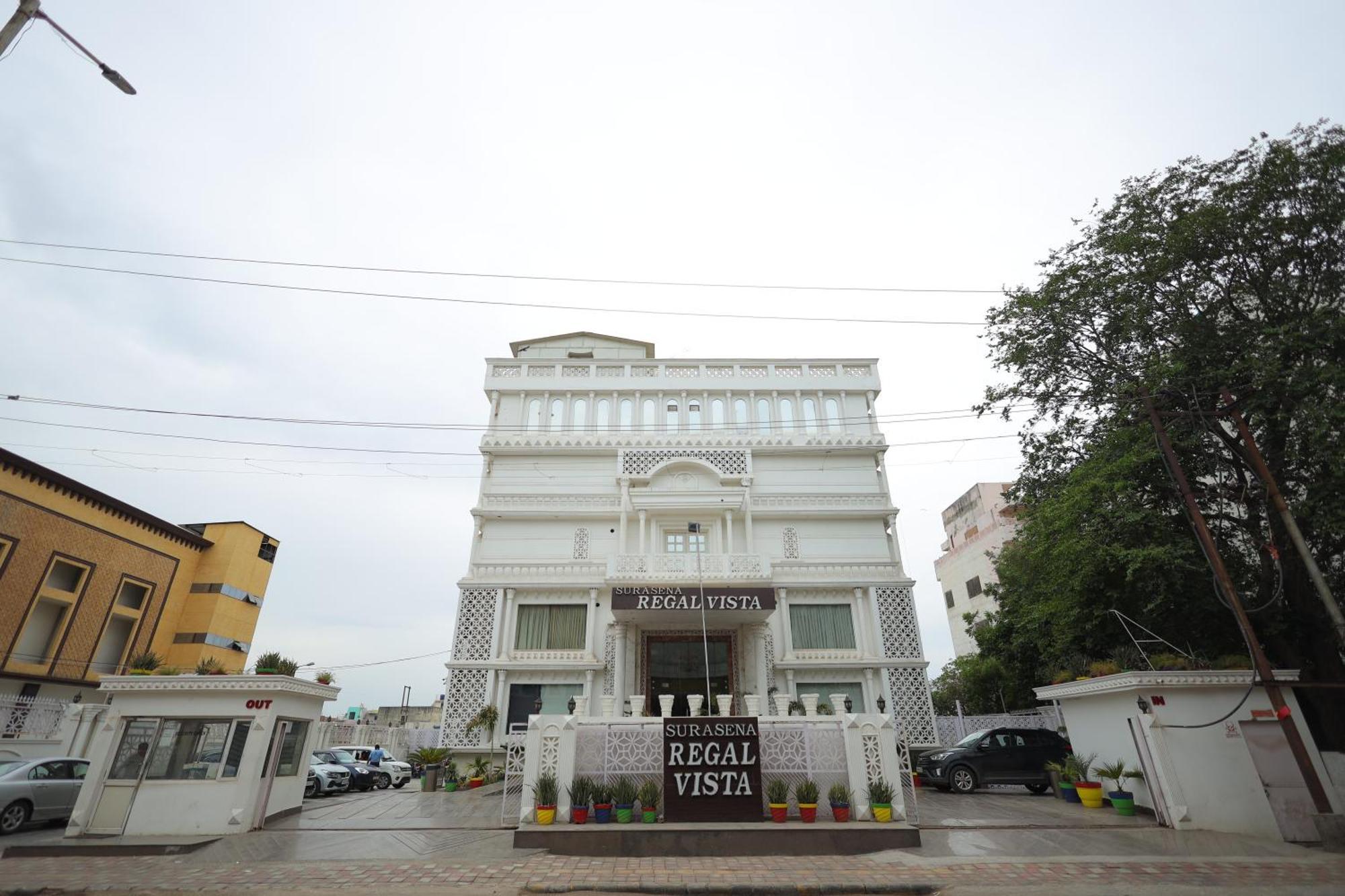 Hotel Surasena Regal Vista Agra à Agra  Extérieur photo
