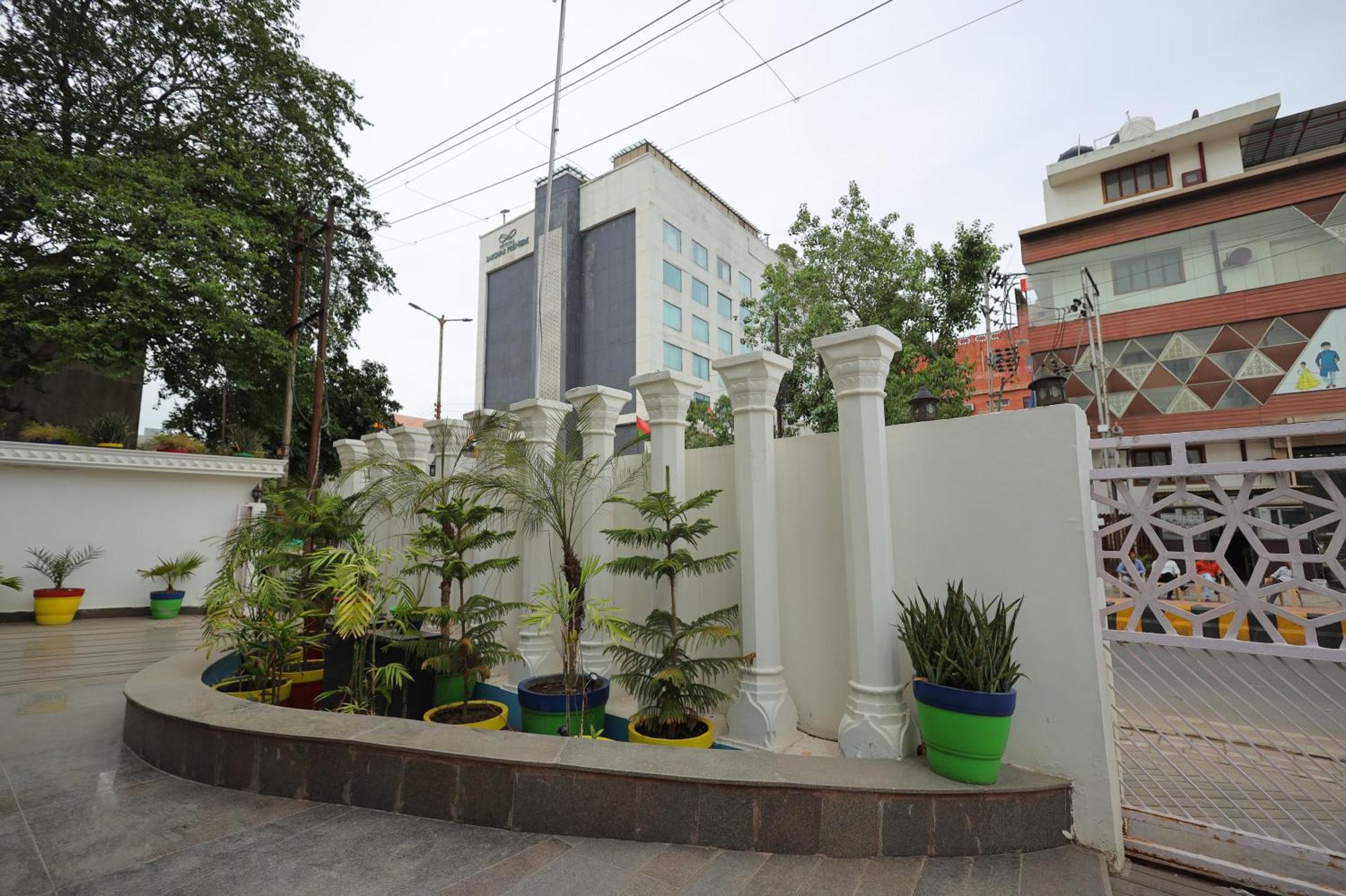 Hotel Surasena Regal Vista Agra à Agra  Extérieur photo