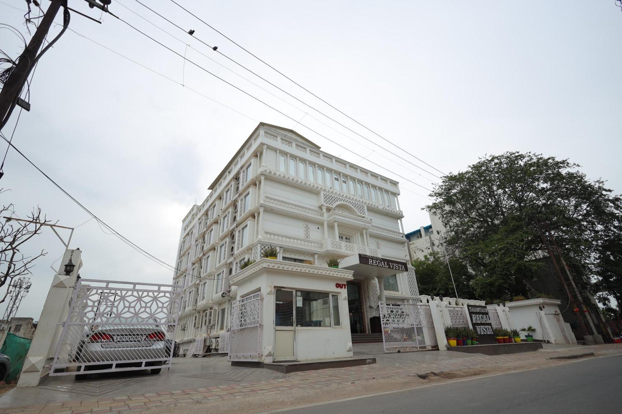 Hotel Surasena Regal Vista Agra à Agra  Extérieur photo